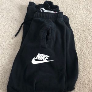 Black nike sweatpants